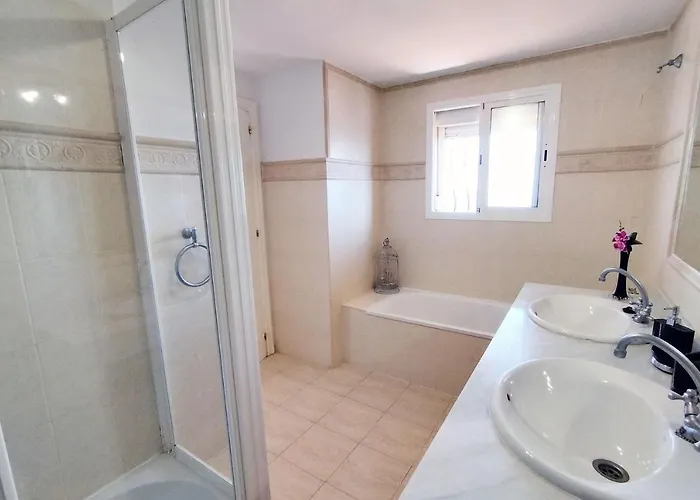 度假居 Casa Bermuda 埃斯特波纳