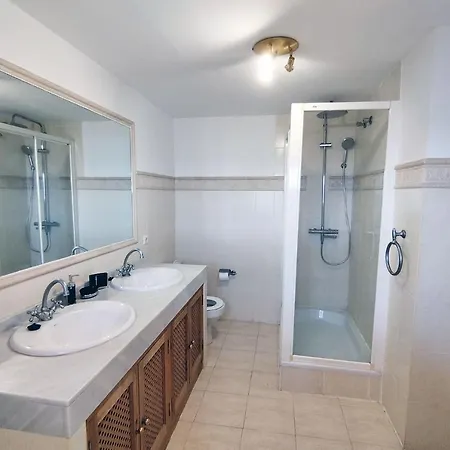 Casa Bermuda בית נופש